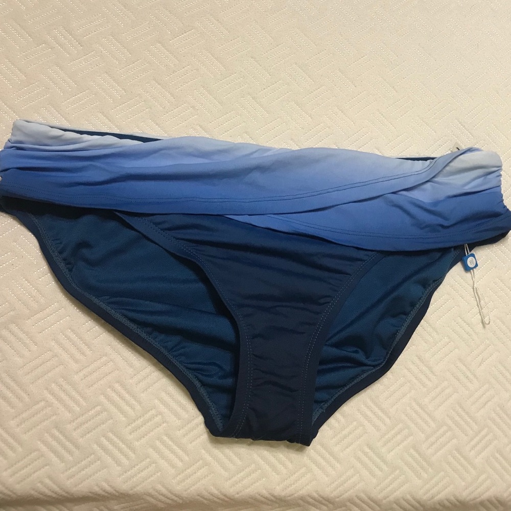 NWOT Navy and blue ombré swimsuit bottoms